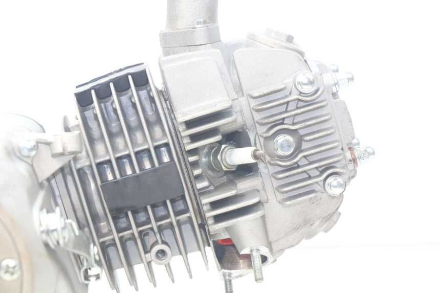 photo de MOTORE APOLLO RXF 125 - Stato della superficie e materiale