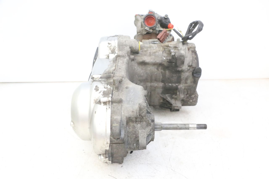 photo de MOTORE PEUGEOT SATELIS 125 (2013 - 2018) - Dettagli dei punti di fissaggio