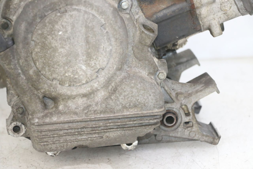 photo de MOTORE PEUGEOT SATELIS 125 (2013 - 2018) - Marcature e riferimenti originali