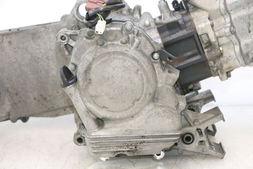 photo de MOTORE PEUGEOT SATELIS 125 (2013 - 2018) - Angolazione alternativa