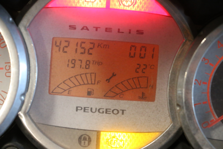 photo de MOTORE PEUGEOT SATELIS 125 (2006 - 2009) - Zoom sullo stato d'uso