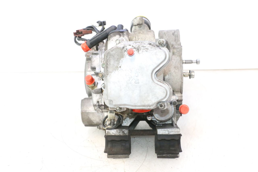 photo de MOTORE PEUGEOT SATELIS 125 (2006 - 2009) - Dettagli dei punti di fissaggio