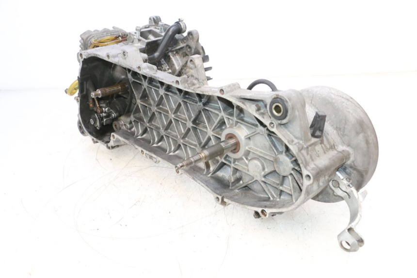 photo de MOTORE APRILIA SR MOTARD 50 (2012 - 2018) - Stato della superficie e materiale