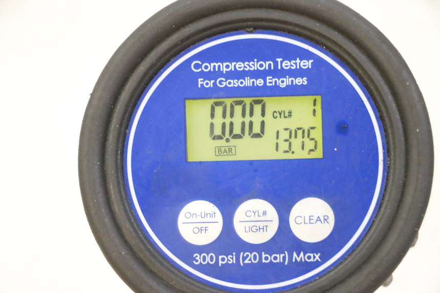 photo de MOTORE HONDA ST PAN EUROPEAN 1300 (2002 - 2013) - Dettagli dei punti di fissaggio