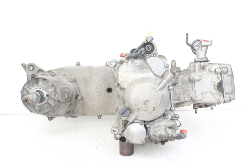 photo de MOTORE SUZUKI BURGMAN 125 (2007 - 2014) - Stato della superficie e materiale