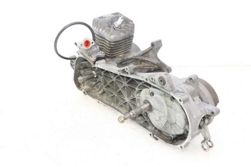 photo de MOTORE PEUGEOT TREKKER 50 (1995 - 2004) - Angolazione alternativa
