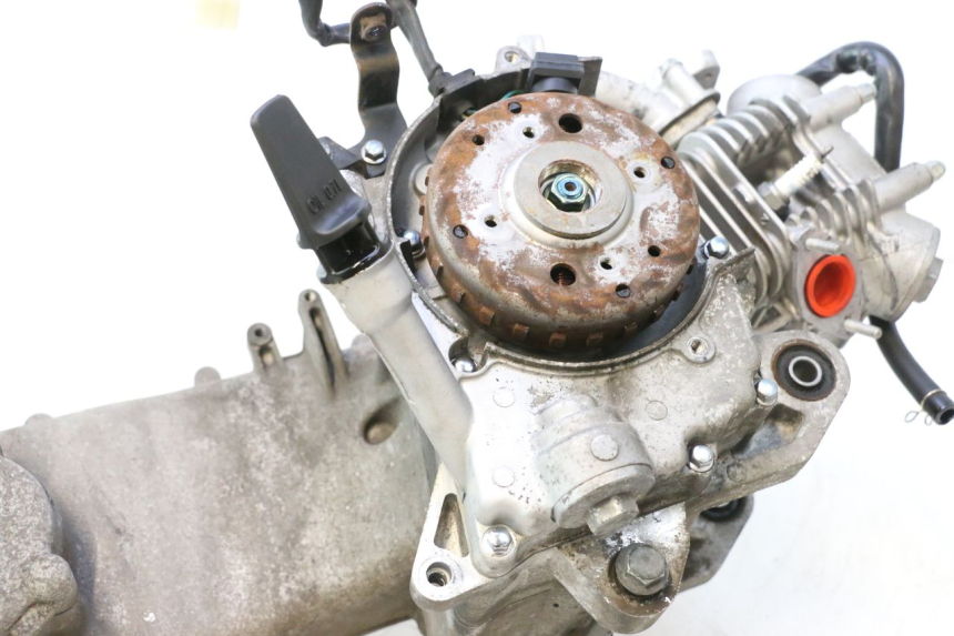 photo de MOTORE PEUGEOT TWEET 4T 50 (2018 - 2022) - Dettagli dei punti di fissaggio