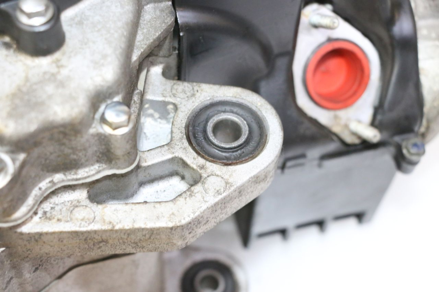 photo de MOTORE PEUGEOT TWEET PRO EFI 4T 50 (2021 - 2022) - Dettagli dei punti di fissaggio