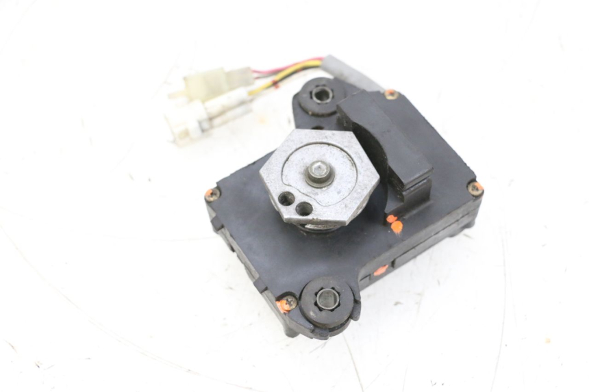 photo de VALVOLE SCARICO MOTORE SUZUKI GSXR GSX-R 1000 (2003 - 2004) - Dettaglio del componente