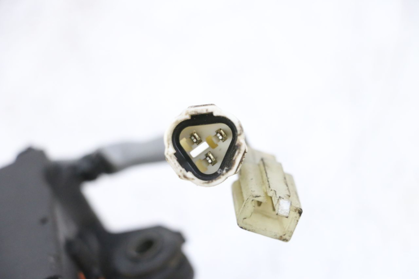 photo de VALVOLE SCARICO MOTORE SUZUKI GSXR GSX-R 1000 (2003 - 2004) - Primo piano tecnico