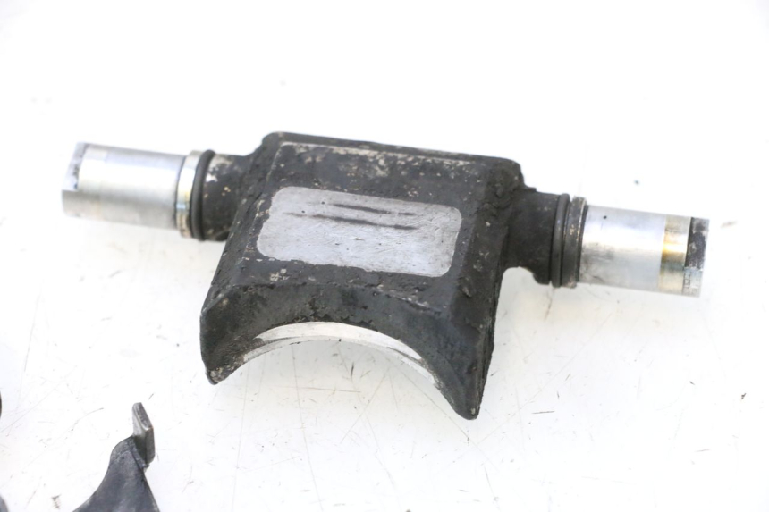 photo de VALVOLE SCARICO MOTORE HUSABERG TE 250 (2011 - 2014) - Dettagli dei punti di fissaggio