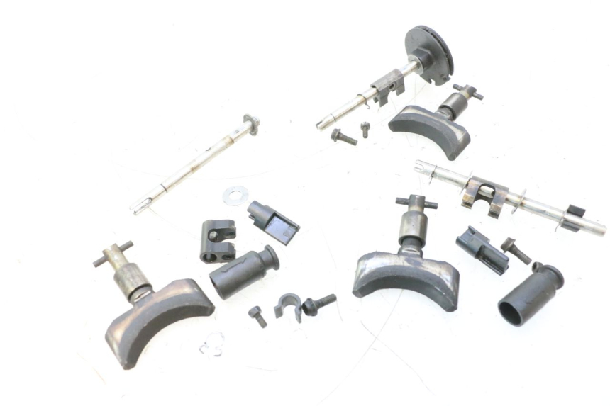photo de VALVOLE SCARICO MOTORE YAMAHA WAVE RUNNER GP R 1200 (2000 - 2003) - Dettaglio del componente