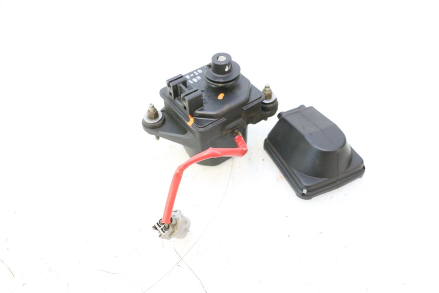 photo de VALVOLE SCARICO MOTORE YAMAHA WAVE RUNNER GP R 1200 (2000 - 2003) - Dettagli dei punti di fissaggio