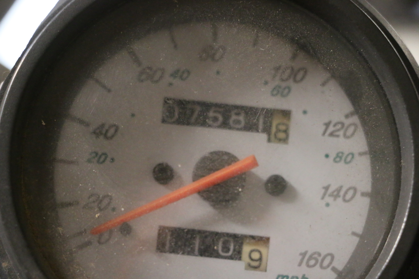 photo de MOTORE DAELIM VJ ROADWIN FI 125 (2008 - 2017) - Stato della superficie e materiale