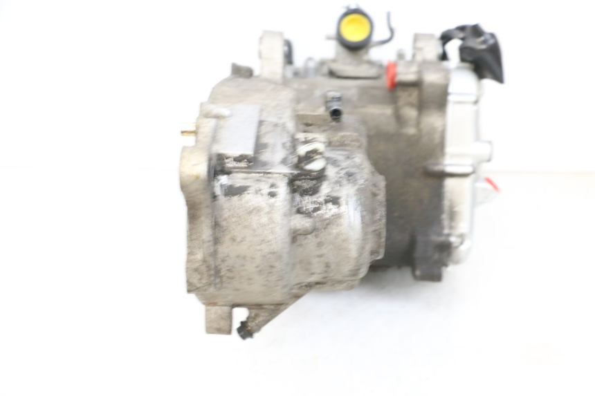 photo de MOTORE YAMAHA X-MAX XMAX 125 (2010 - 2013) - Stato della superficie e materiale