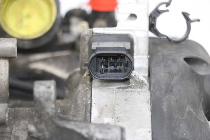 photo de MOTORE PIAGGIO X8 125 (2004 - 2007) - Panoramica del profilo