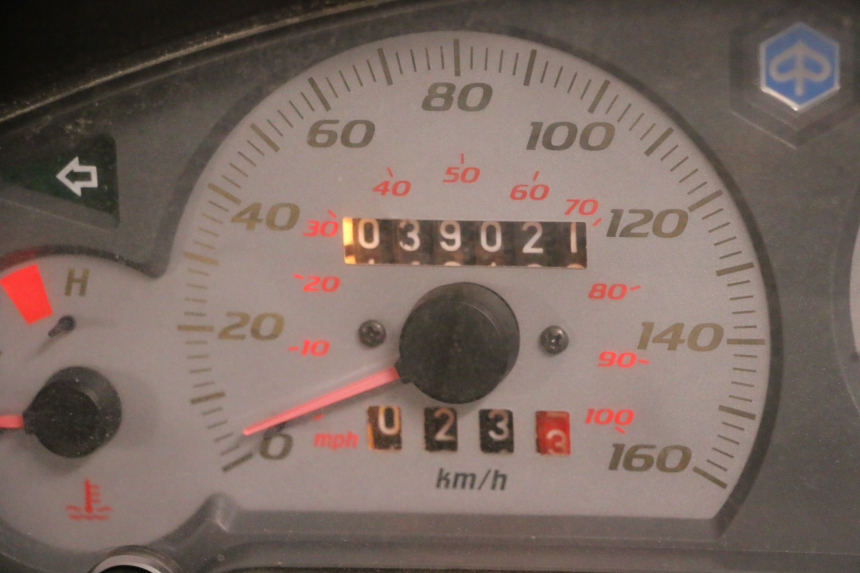 photo de MOTORE PIAGGIO X8 125 (2004 - 2007) - Vista d'insieme del prodotto