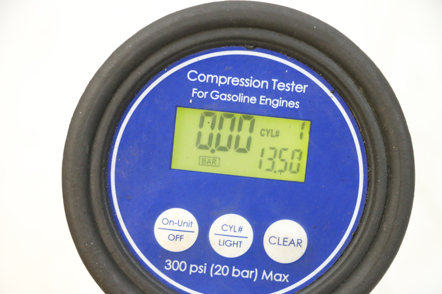 photo de MOTORE PIAGGIO X8 125 (2004 - 2007) - Dettagli dei punti di fissaggio