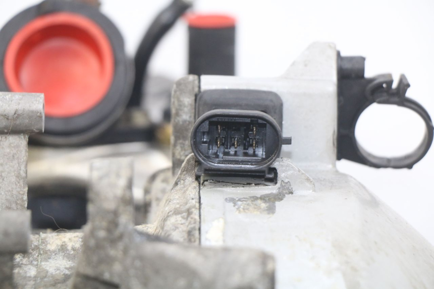 photo de MOTORE PIAGGIO X9 125 (2000 - 2003) - Stato della superficie e materiale