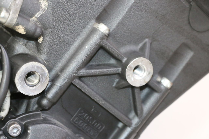 photo de MOTORE YAMAHA XJ6 ABS 600 (2008 - 2016) - Angolazione alternativa