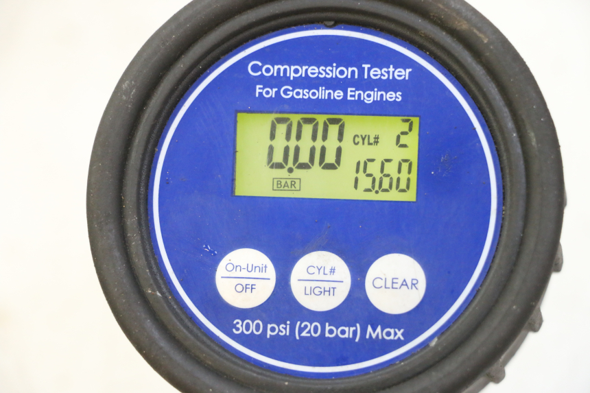 photo de MOTORE YAMAHA XJ6 ABS 600 (2008 - 2016) - Stato della superficie e materiale