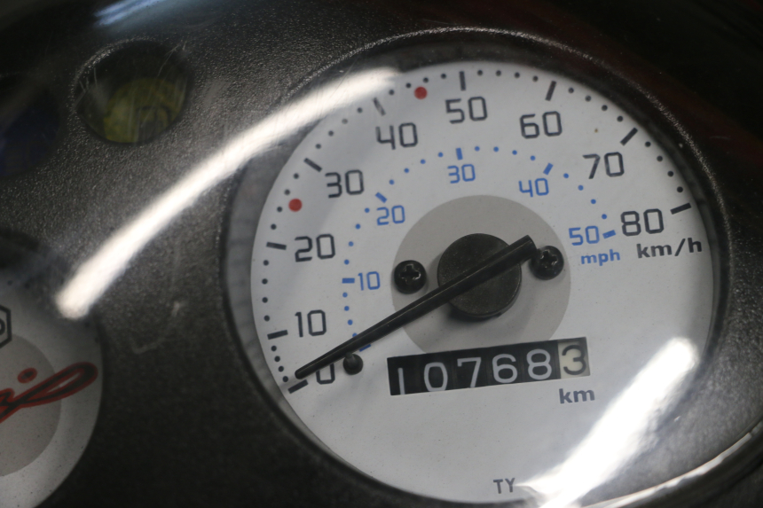 photo de MOTORE PIAGGIO ZIP 4T 50 (2018 - 2020) - Panoramica del profilo