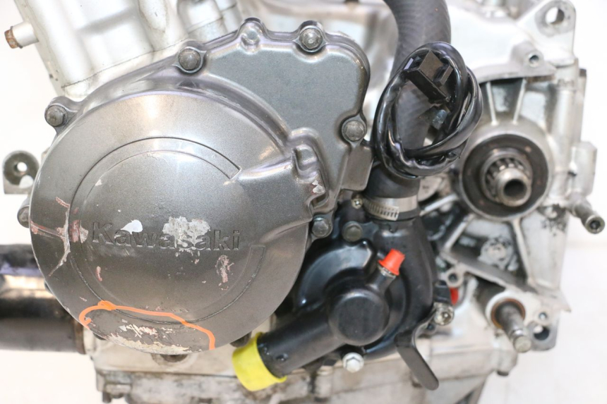 photo de MOTORE KAWASAKI ZX-6R ZX6R 600 (1995 - 1997) - Marcature e riferimenti originali