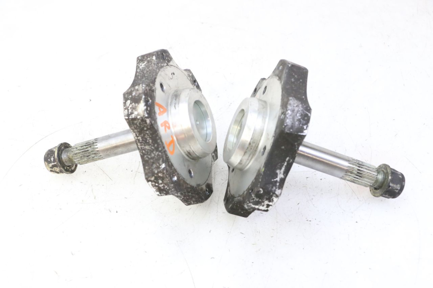 photo de MOZZO RUOTA POSTERIORE QUADRO 4 4D 350 (2015 - 2018) - Primo piano tecnico