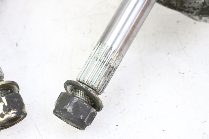 photo de MOZZO RUOTA POSTERIORE QUADRO 4 4D 350 (2015 - 2018) - Marcature e riferimenti originali