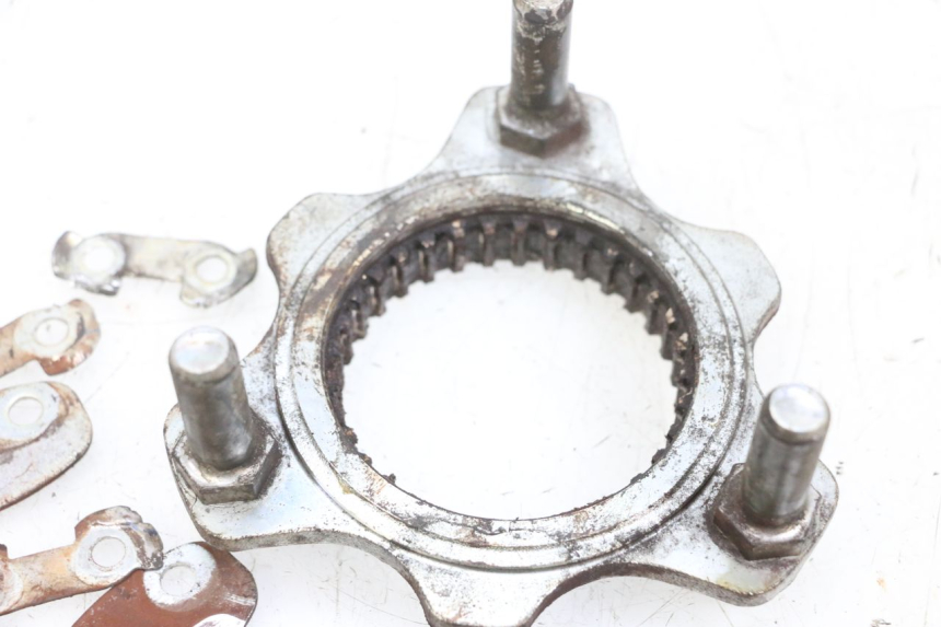 photo de MOZZO RUOTA POSTERIORE SUZUKI BURGMAN 650 (2013 - 2020) - Primo piano tecnico