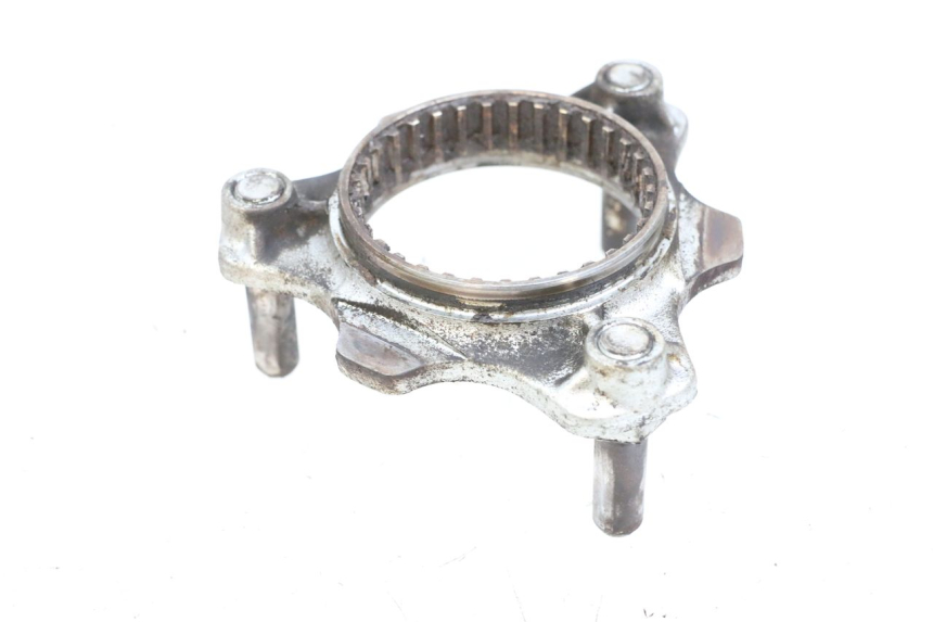 photo de MOZZO RUOTA POSTERIORE SUZUKI BURGMAN EXECUTIVE ABS 650 (2006 - 2012) - Primo piano tecnico