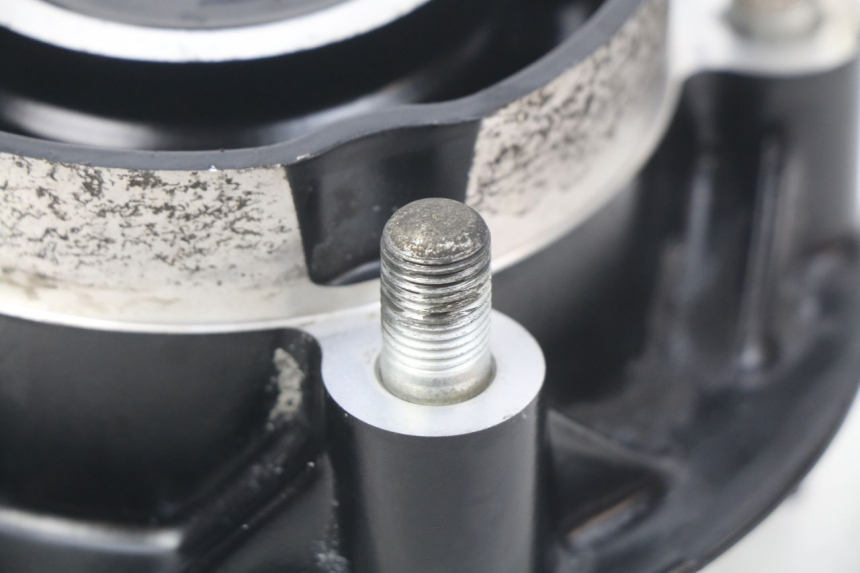 photo de MOZZO RUOTA POSTERIORE HONDA CBRF CBR-F PC41 600 (2011 - 2013) - Primo piano tecnico