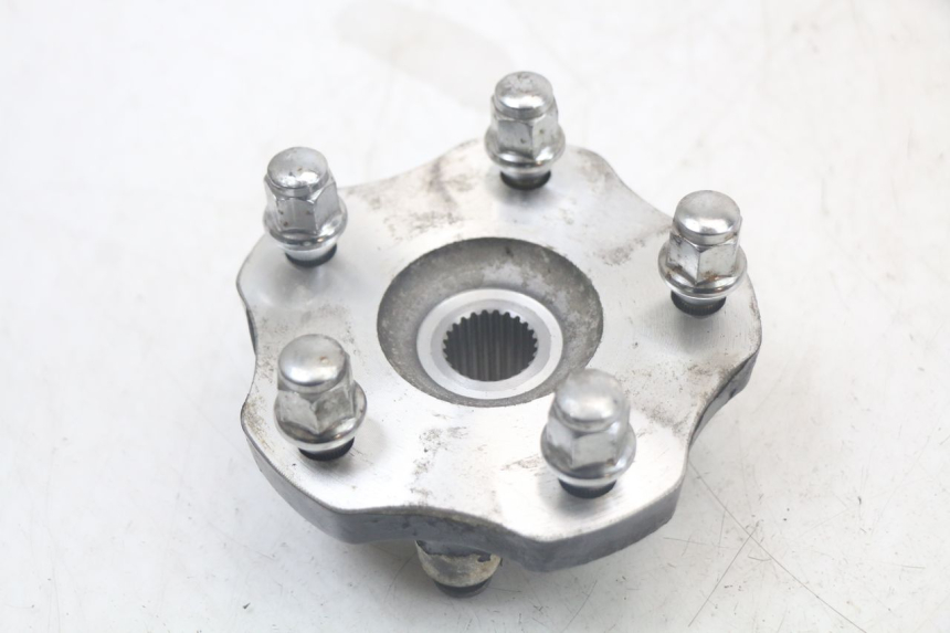 photo de MOZZO RUOTA POSTERIORE SYM FIDDLE 3 III 125 (2014 - 2020) - Primo piano tecnico