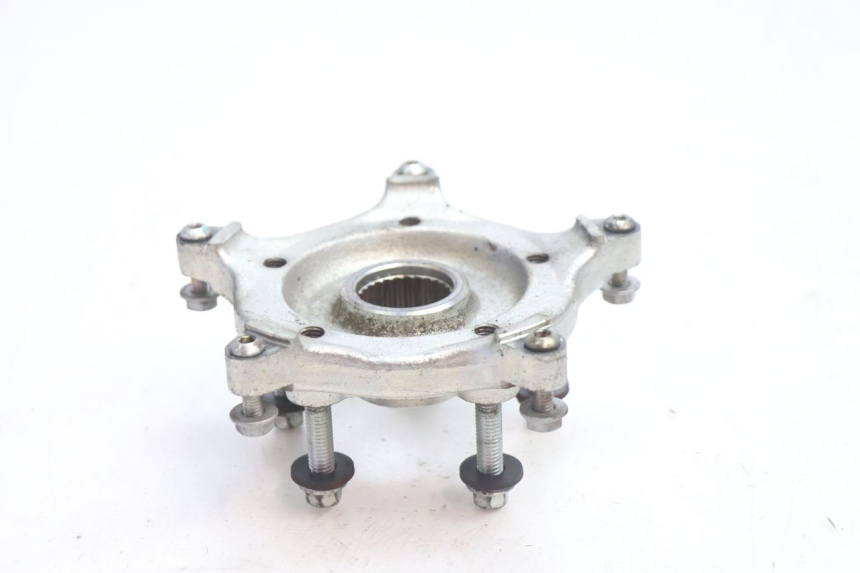 photo de MOZZO RUOTA POSTERIORE PIAGGIO MP3 LT 400 (2007 - 2012) - Dettagli dei punti di fissaggio