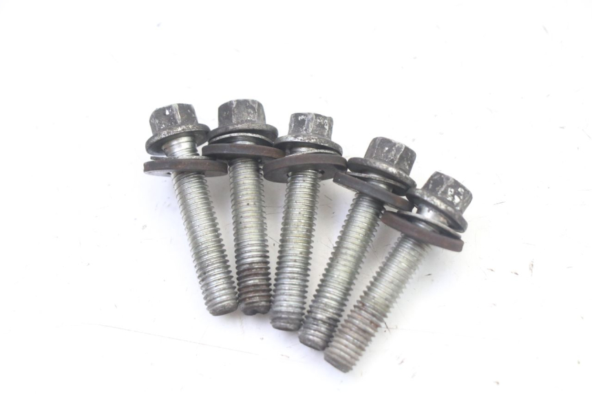 photo de MOZZO RUOTA POSTERIORE GILERA NEXUS 125 (2009 - 2013) - Dettagli dei punti di fissaggio