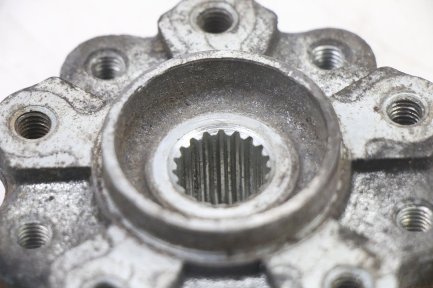 photo de MOZZO RUOTA POSTERIORE PEUGEOT SPEEDFIGHT 3 LC 2T 50 (2009 - 2015) - Zoom sullo stato d'uso