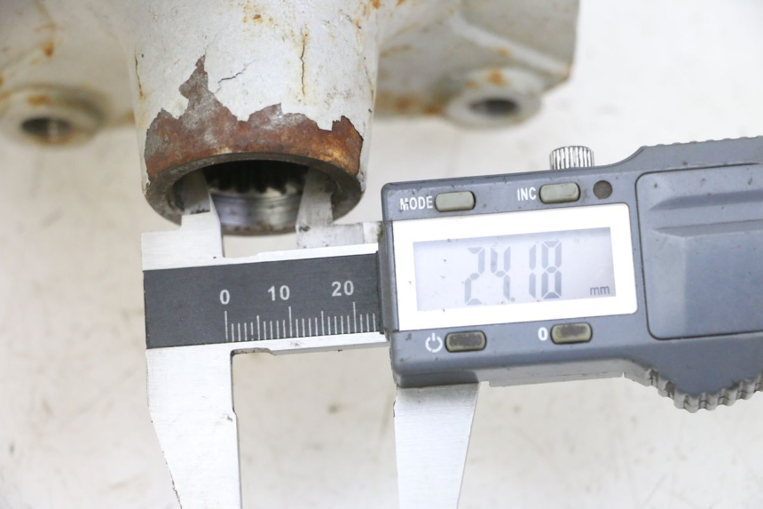 photo de MOZZO RUOTA POSTERIORE HYTRACK S 150 (2003 - 2011) - Dettaglio del componente