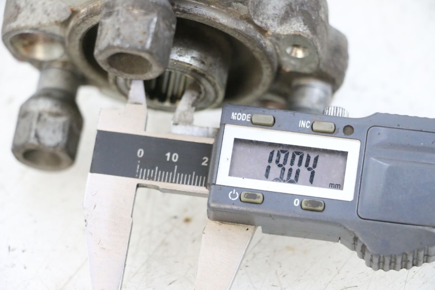 photo de MOZZO RUOTA POSTERIORE PEUGEOT SATELIS 125 (2013 - 2018) - Dettaglio del componente