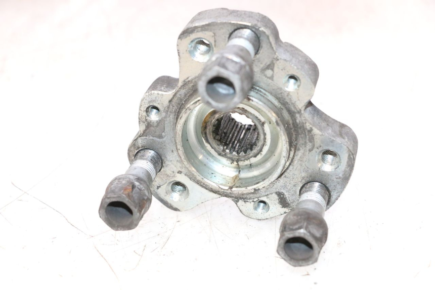 photo de MOZZO RUOTA POSTERIORE PEUGEOT SATELIS 125 (2013 - 2018) - Zoom sullo stato d'uso