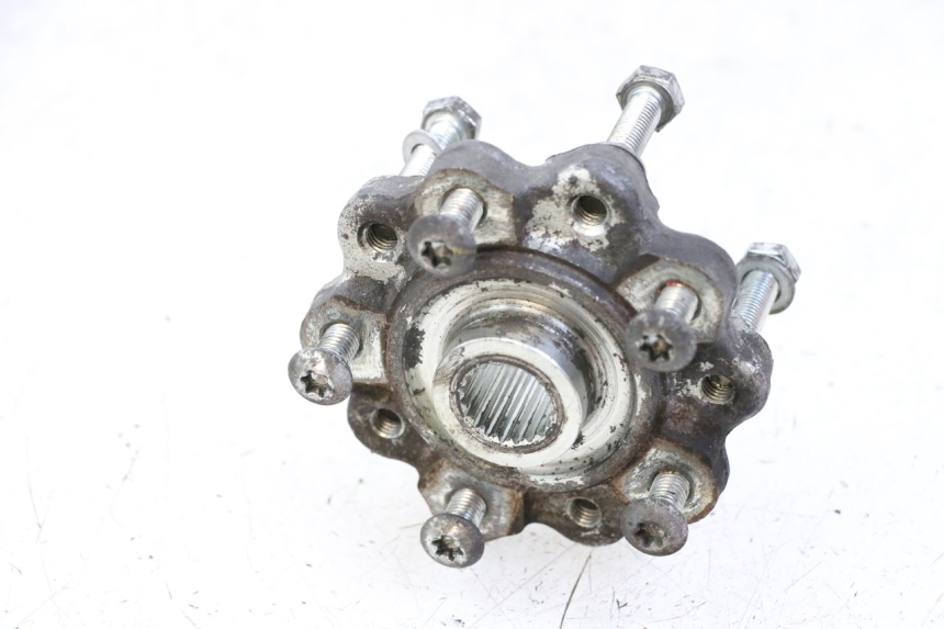 photo de MOZZO RUOTA POSTERIORE PEUGEOT SPEEDFIGHT 4 2T 50 (2015 - 2019) - Altra angolazione