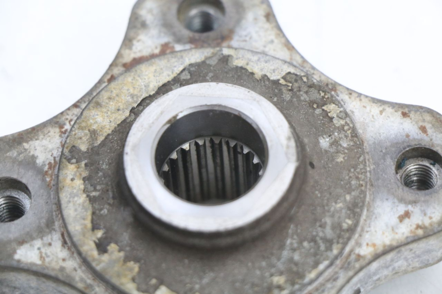 photo de MOZZO RUOTA POSTERIORE SUZUKI UH BURGMAN 125 (2002 - 2006) - Primo piano tecnico