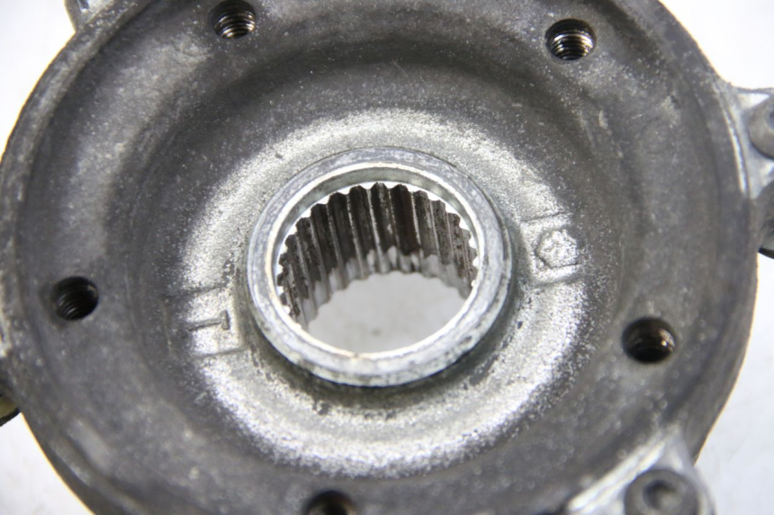 photo de MOZZO RUOTA POSTERIORE PIAGGIO VESPA GRANTURISMO 125 (2003 - 2007) - Zoom sullo stato d'uso