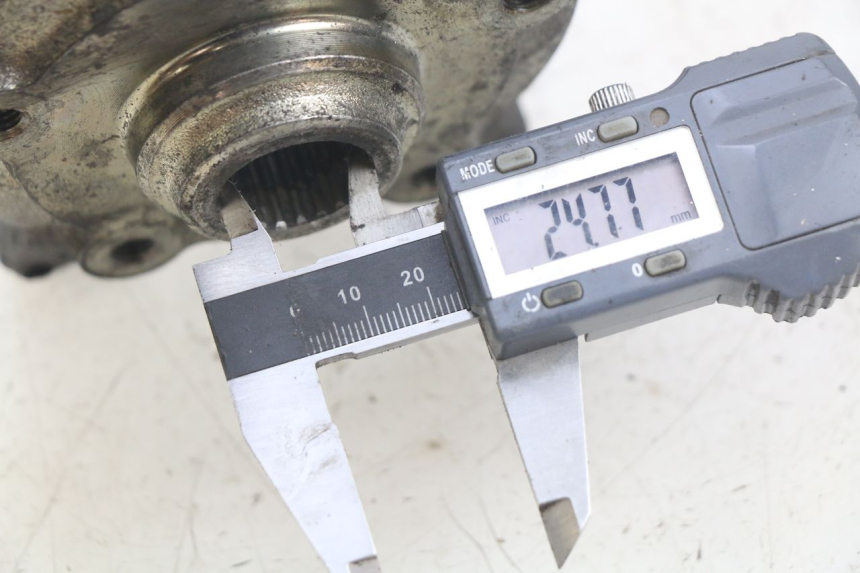 photo de MOZZO RUOTA POSTERIORE PIAGGIO X9 125 (2000 - 2003) - Dettaglio del componente