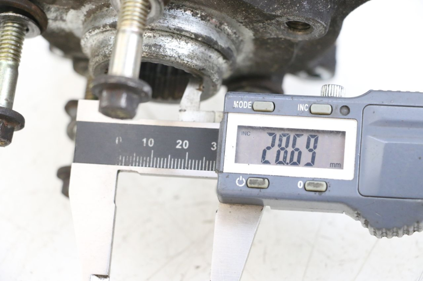 photo de MOZZO RUOTA POSTERIORE PIAGGIO X9 125 (2000 - 2003) - Dettaglio del componente