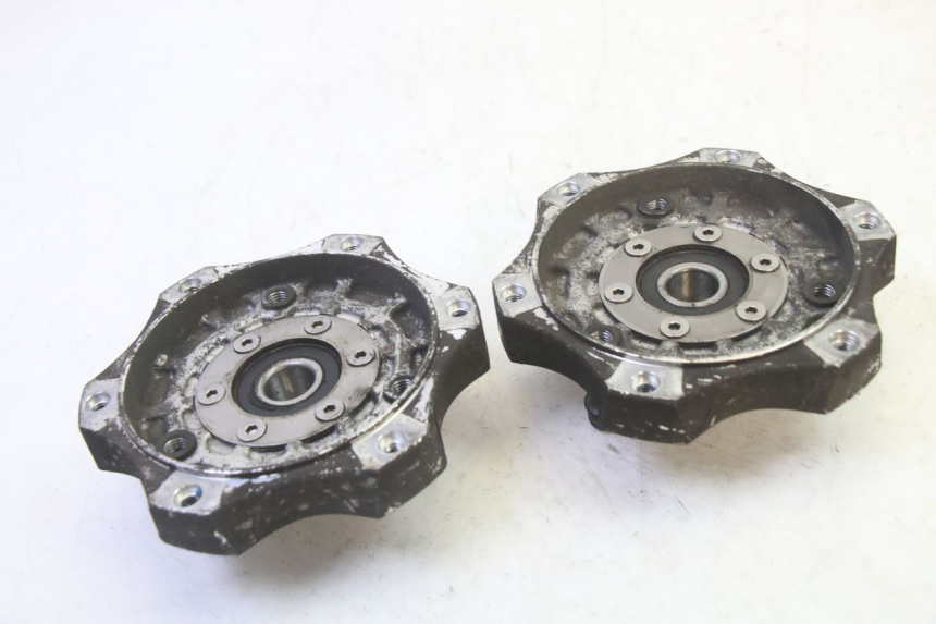 photo de MOZZO RUOTA ANTERIORE QUADRO 4 4D 350 (2015 - 2018) - Dettaglio del componente