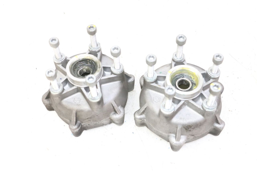 photo de MOZZO RUOTA ANTERIORE PIAGGIO MP3 HPE 310 (2024 - 2025) - Altra angolazione