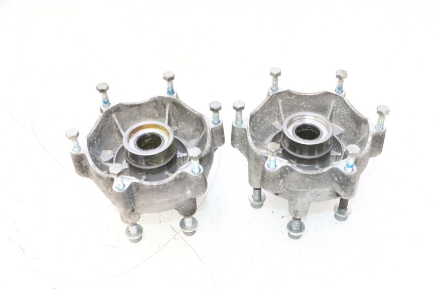 photo de MOZZO RUOTA ANTERIORE PIAGGIO MP3 HPE 530 (2022 - 2026) - Altra angolazione