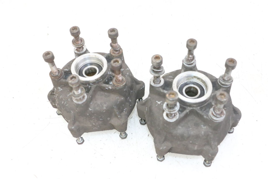 photo de MOZZO RUOTA ANTERIORE PIAGGIO MP3 LT 400 (2007 - 2012) - Primo piano tecnico