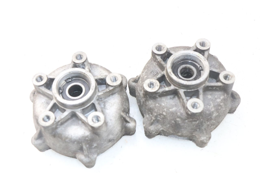 photo de MOZZO RUOTA ANTERIORE PIAGGIO MP3 125 (2006 - 2014) - Primo piano tecnico