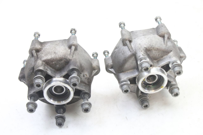 photo de MOZZO RUOTA ANTERIORE PIAGGIO MP3 500 (2014 - 2017) - Primo piano tecnico